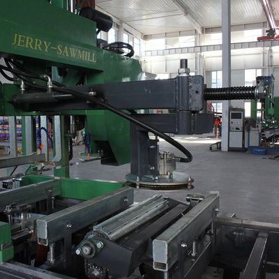 27 HP Οριζόντια αυτόματη μαστούρα για την κοπή ξύλου στο δάσος